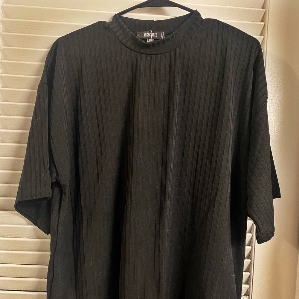 Pleated oversized shirt and biker shorts